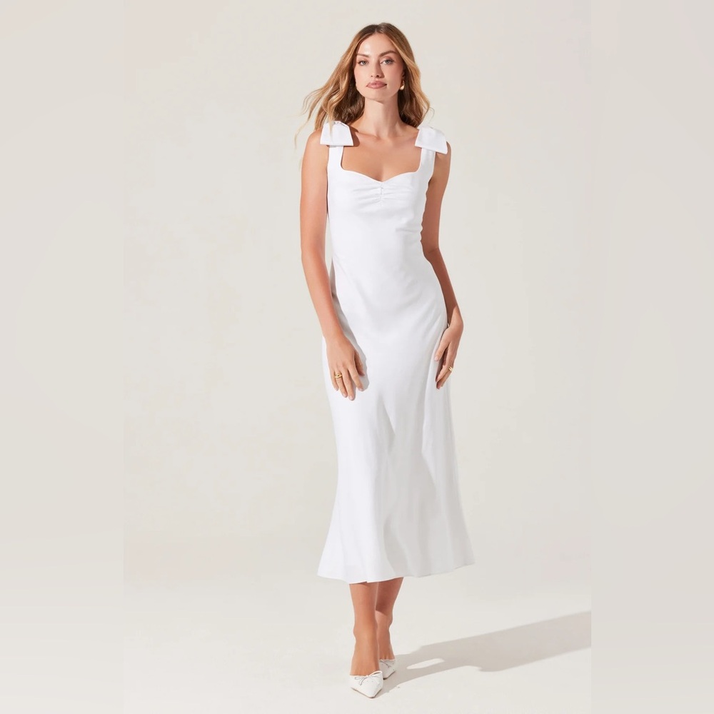 NWT ASTR The Label Kateleya Bow Detail Midi Dress